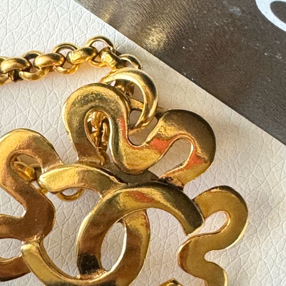 Chanel RARE 24K Gold Plated Necklace with Box in Excellent Condition - Picture 10 of 11
